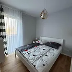 Przytulny Z Ogrodem W Jeleniej Gorze By Renters Апартаменты Еленя-Гура
