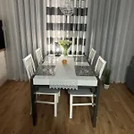 Przytulny Z Ogrodem W Jeleniej Gorze By Renters Апартаменты