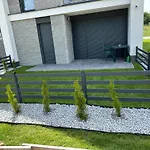 Przytulny Z Ogrodem W Jeleniej Gorze By Renters Jelenia Góra