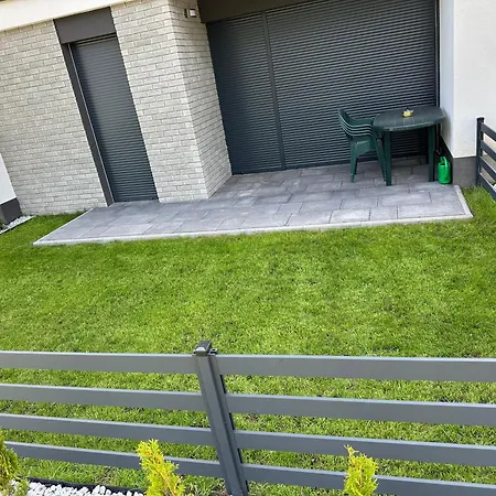Апартаменты Przytulny Z Ogrodem W Jeleniej Gorze By Renters Еленя-Гура